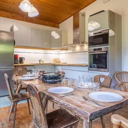 Σαλέ Rustic With Garden In *