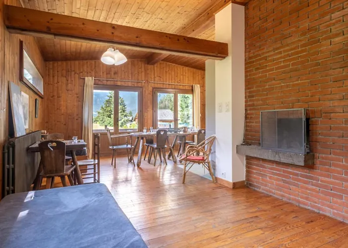 Chalet Rustic With Garden In