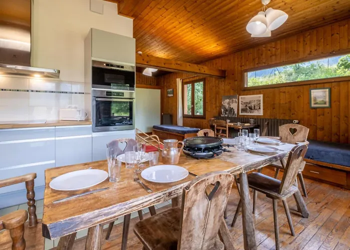 Rustic With Garden In Chalet