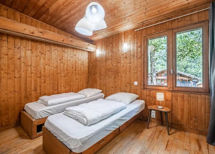 Chalet Rustic With Garden In